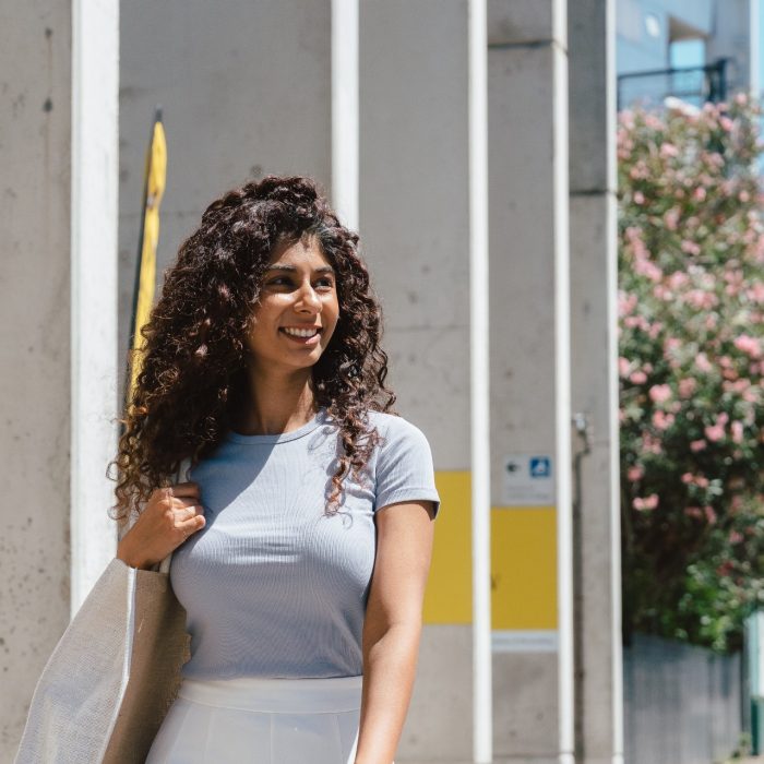 UNSW College Applied Degree Student outside L5